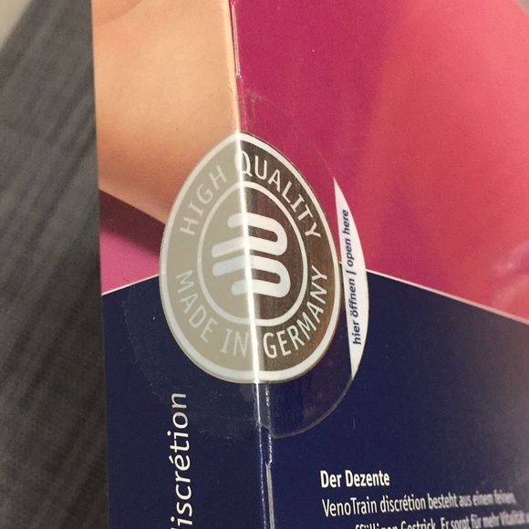 Bauerfeind VenoTrain Discretion Compression Pantyhose (Cream/Beige) - Picture 12 of 14